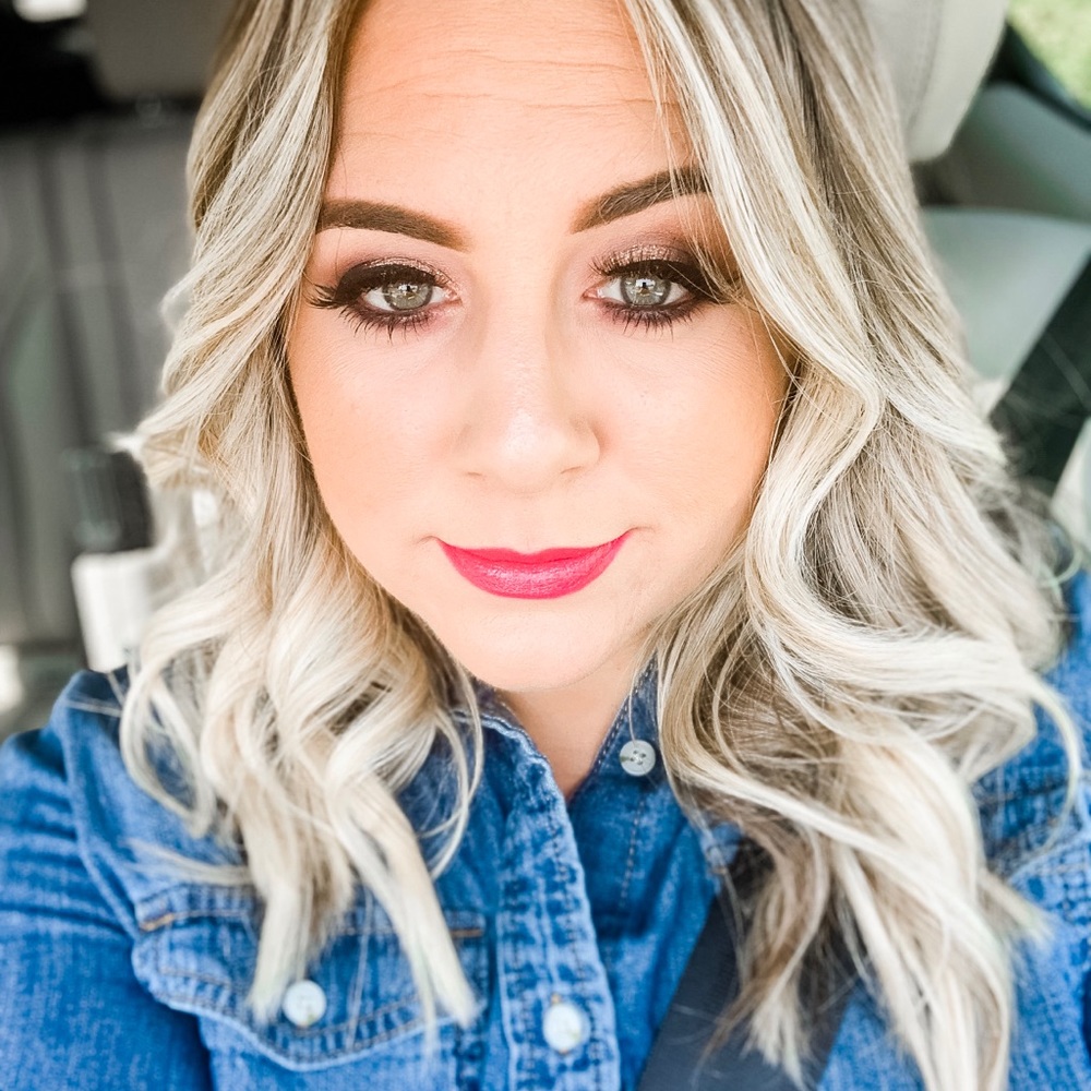 Meet your Posher, Danielle